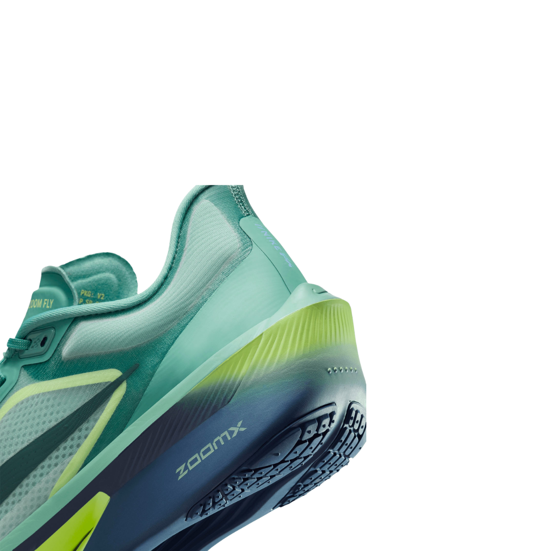 NIKE ZOOM FLY 6